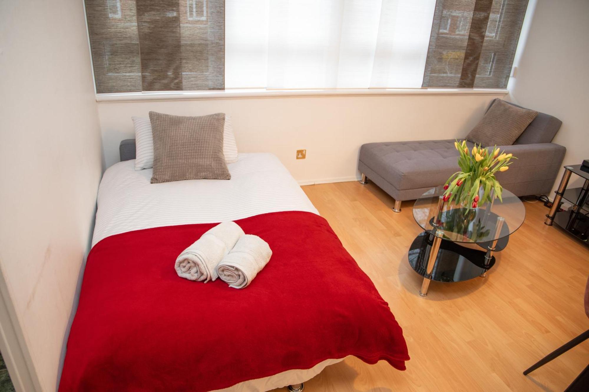 Bright And Spacious One Bedroom Apparment, Free Parking London Kültér fotó